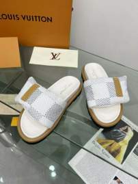 Picture of Louis Vuitton Slippers _SKULVsz35-44mnf05091114